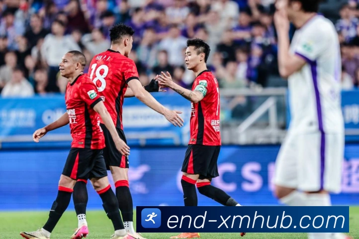 国乒凯旋回国王励勤梁靖崑王皓喜迎莎头走通道赛场解读
